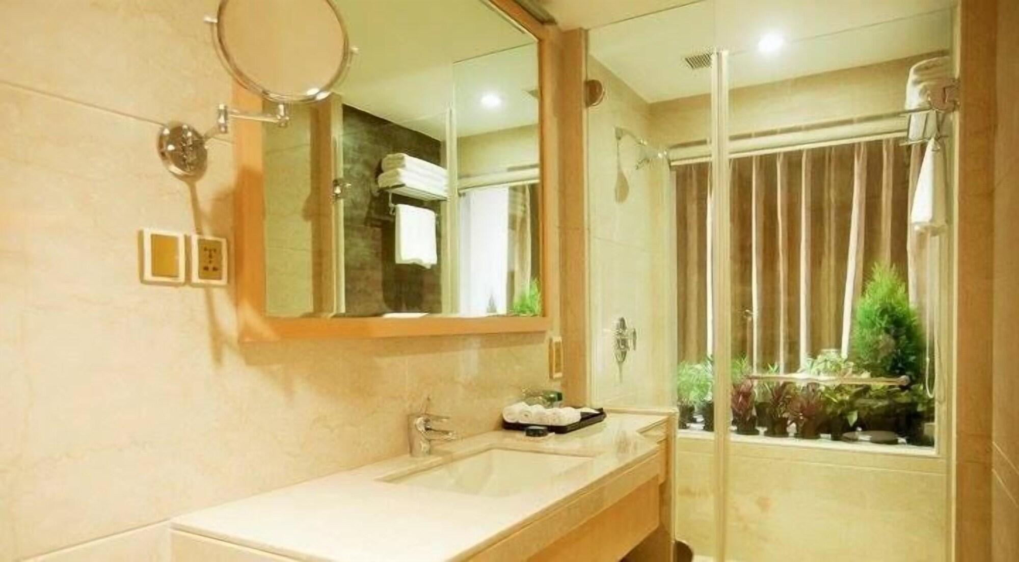 Hotel Dona Paula, Goa 3*