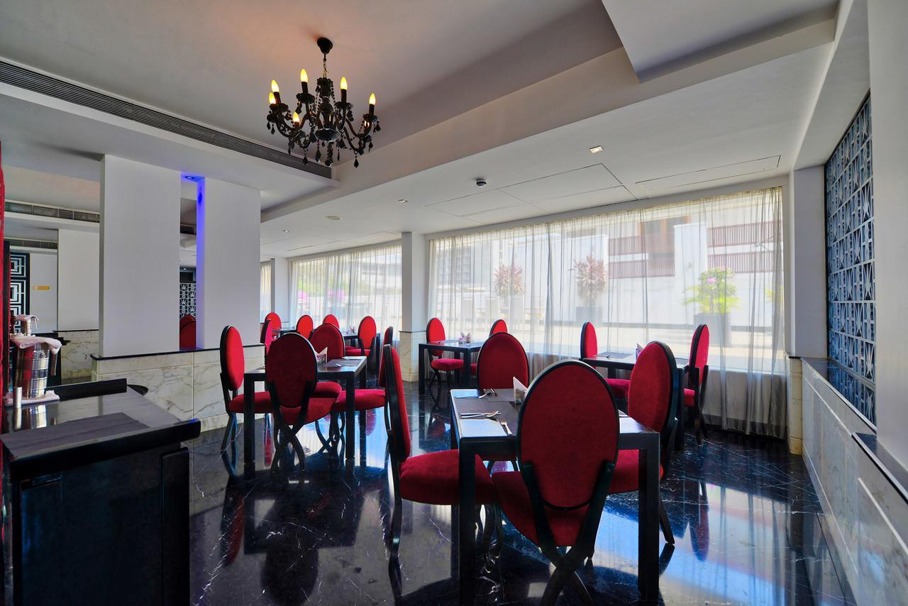 Dona Paula, Goa Hotel 3*